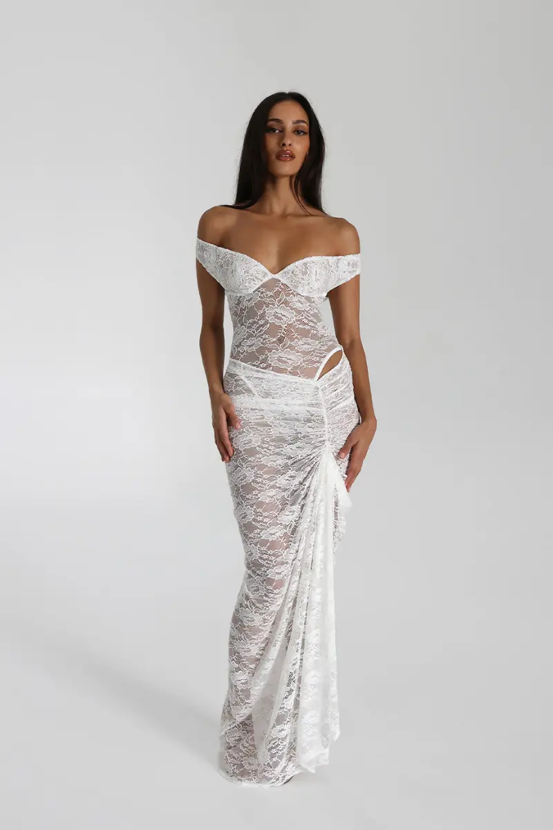 Abito Elegante con Dettagli in Pizzo