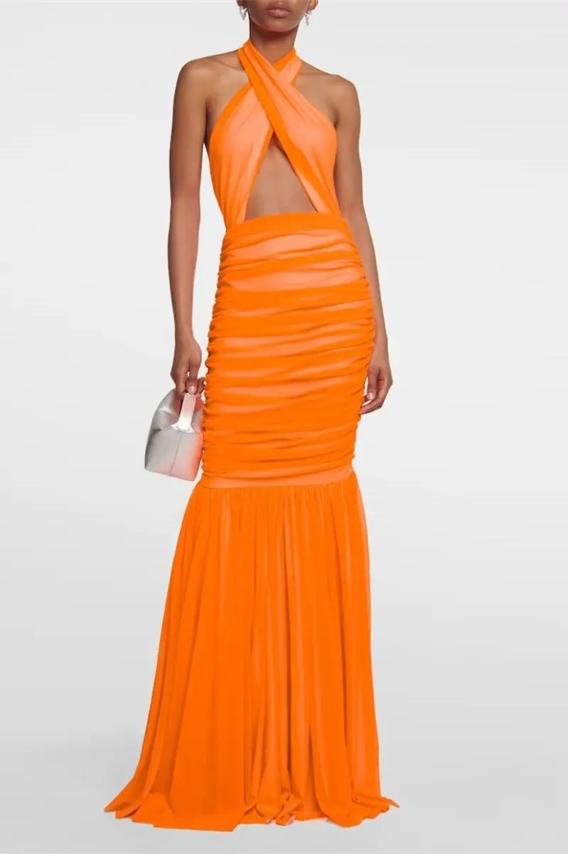Abito Lungo Halter con Dettaglio Cutout
