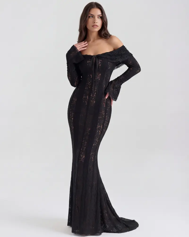 ALESSANDRA | Ausdrucksstarkes Maxikleid aus Spitze