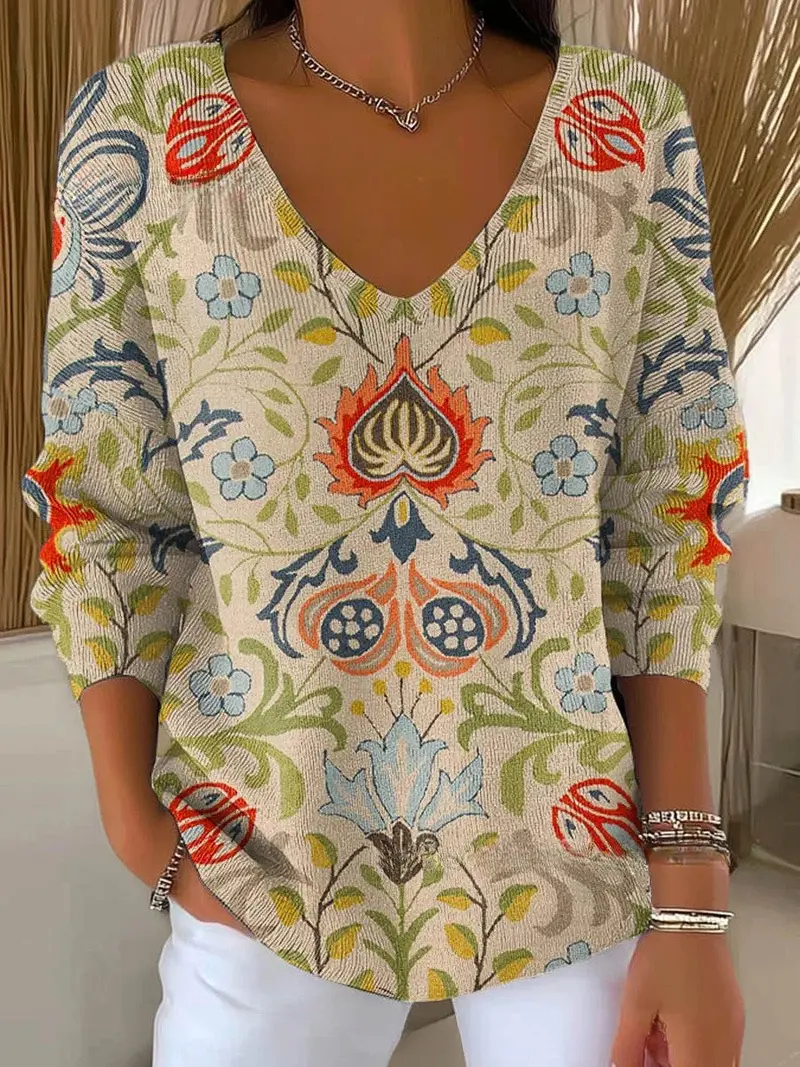 Annelien™ | V-neck Sweater with Decorative Pattern