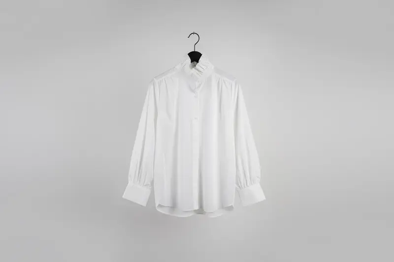 Blouse ruffles