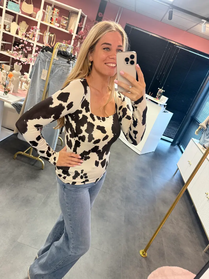 By Swan -koeienprint basic shirt met vierkante hals