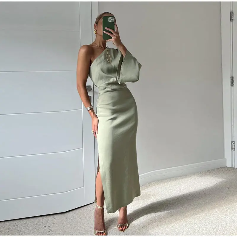 Carlena | Elegancka sukienka maxi na jedno ramię z rozcięciem