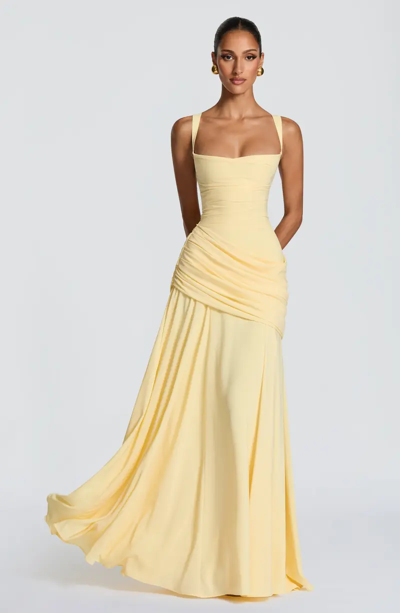 Carlena | Elegancka sukienka maxi z drapowaniem