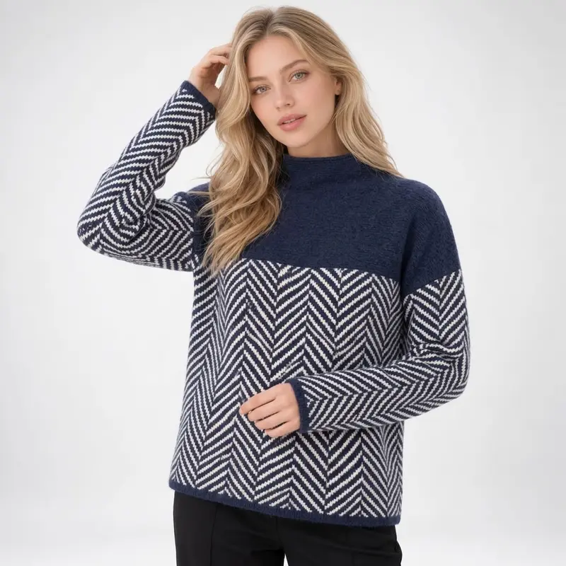 Carlena | Sweter Oversize z Golfem i Wzorem Chevron