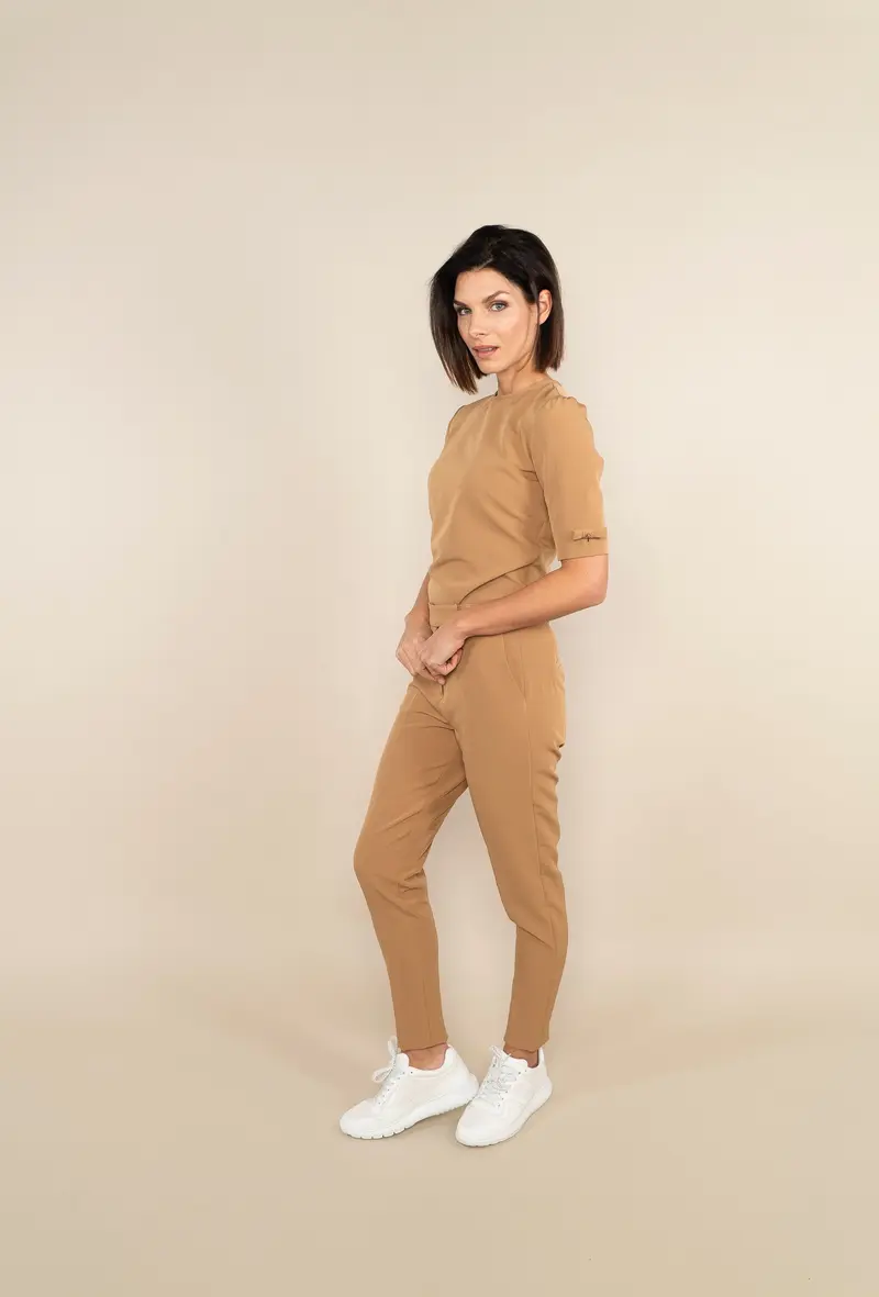- CLEAN TEE WITH BOWS - camel