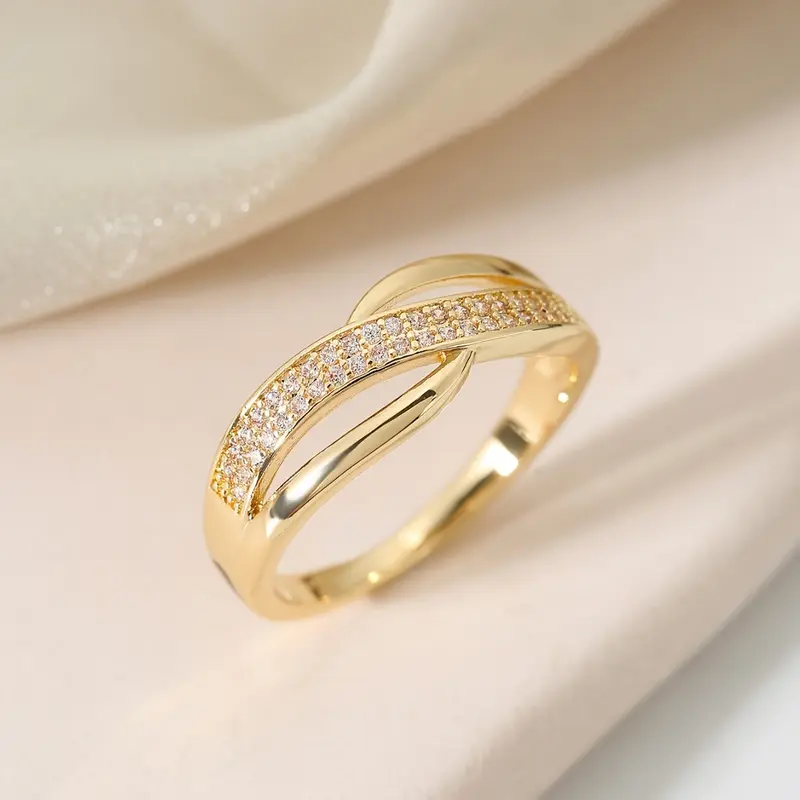 Crossover Ring with Diamonds