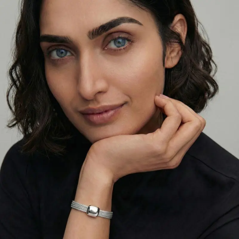Damen Geflochtenes Armband mit Glattem Mittelteil in Silberoptik | Shop Nory