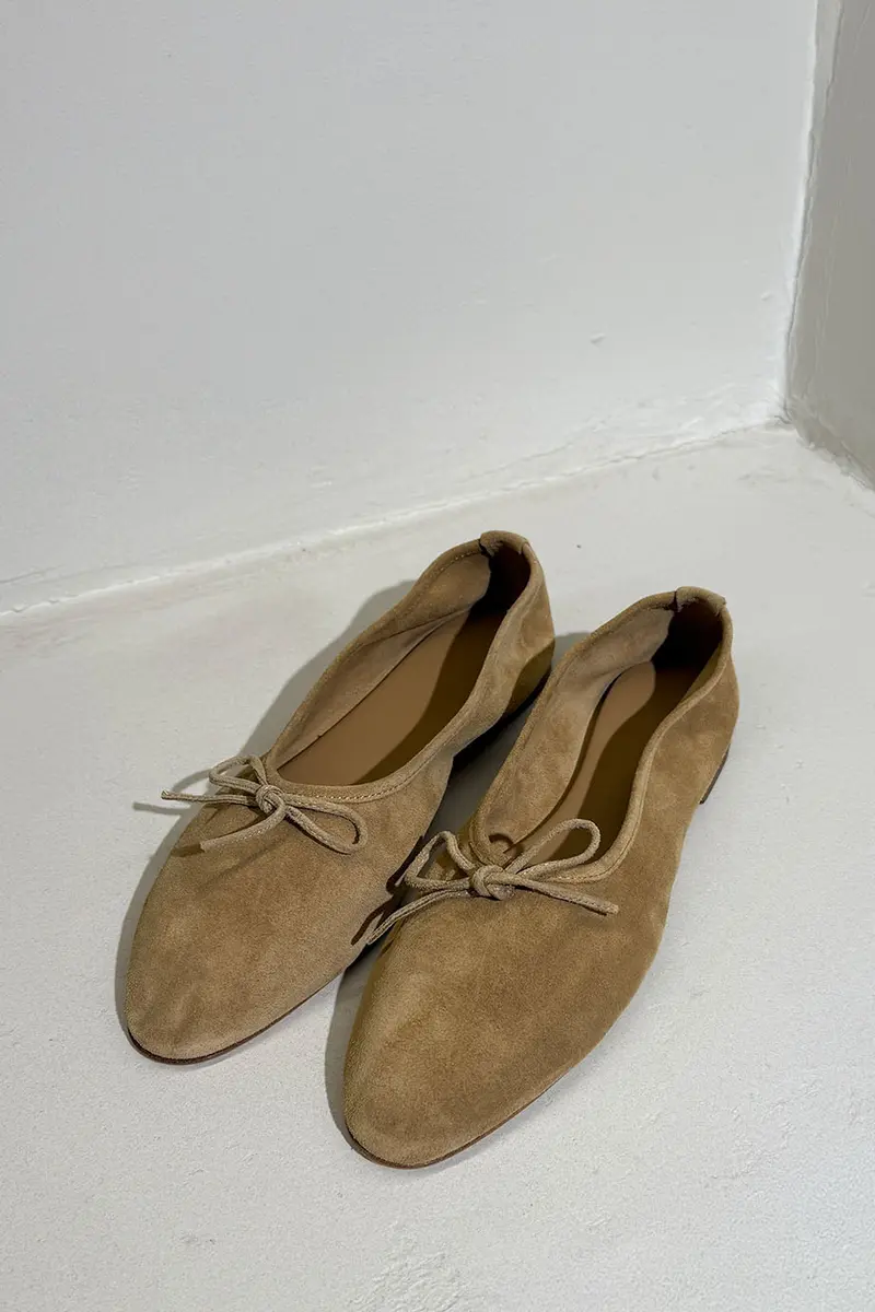 Dear Frances - Ballerina's - Gala Shoe W/ Bow - Caramel Suede