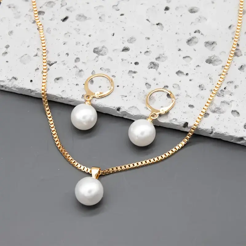 Elegant Graceful Pearl Necklace Set