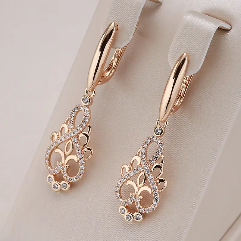 Elegante Elfenohrringe mit Zirkonia in Gold | Shop Nory