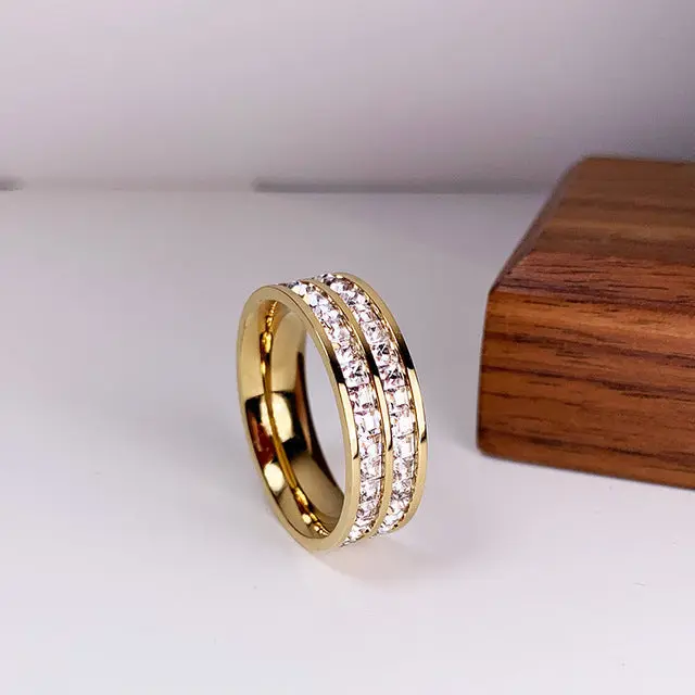 Eleganter eingelegter Zirkonia-Ring | Shop Nory