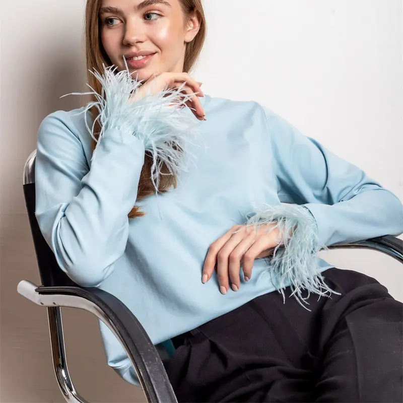 Elegantes Langarmhemd mit Federnbesatz