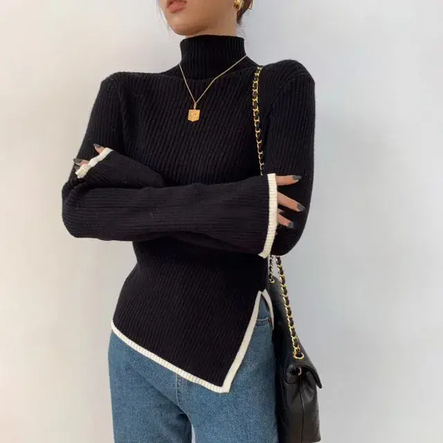 Emilia - Damski sweter z wysokim kołnierzem