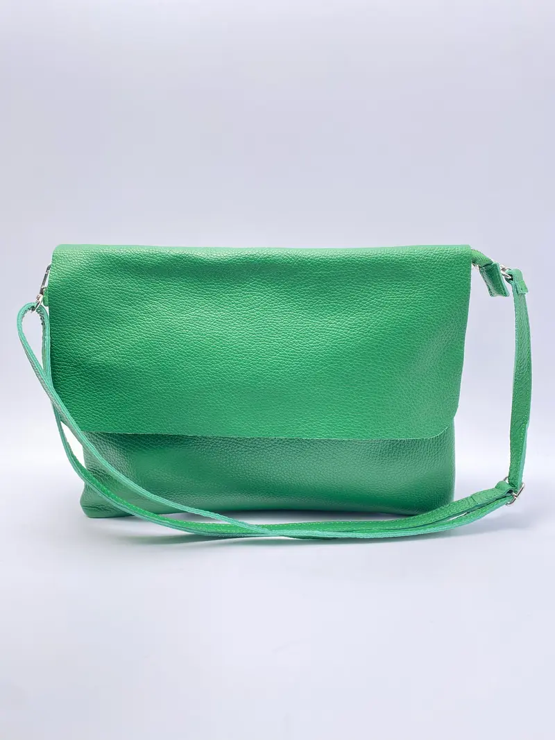 Envelope crossbody bag in groen mat leer