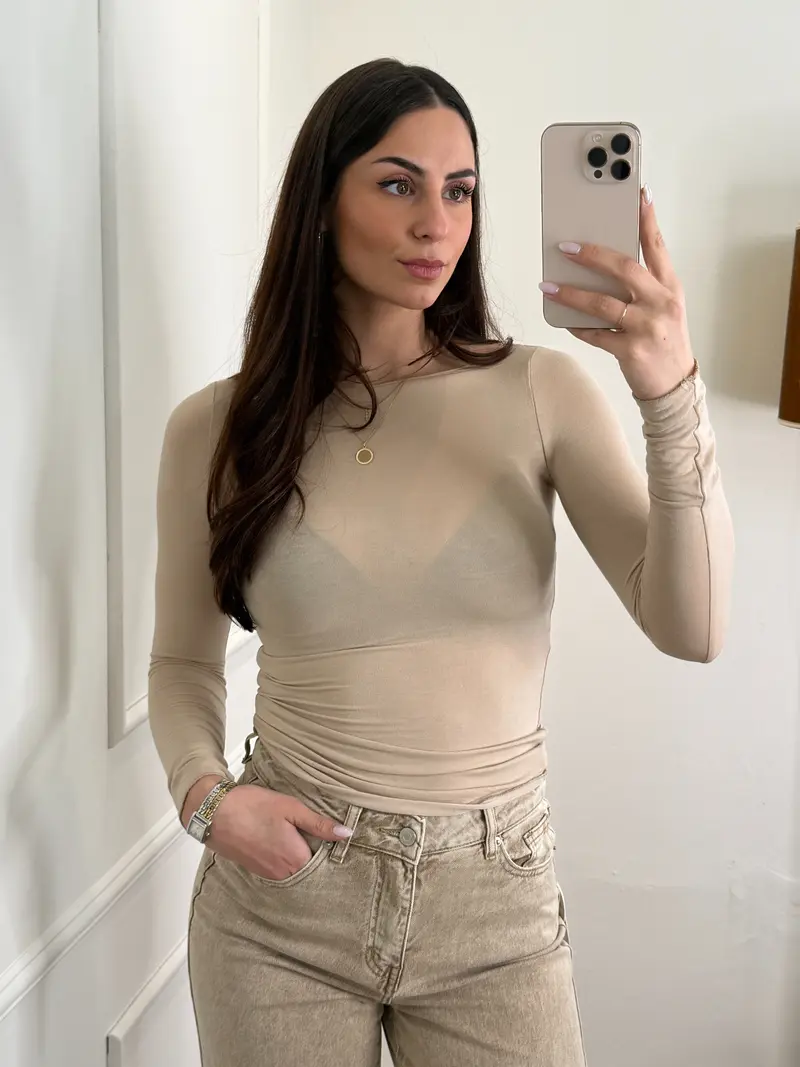 Fiene. top beige