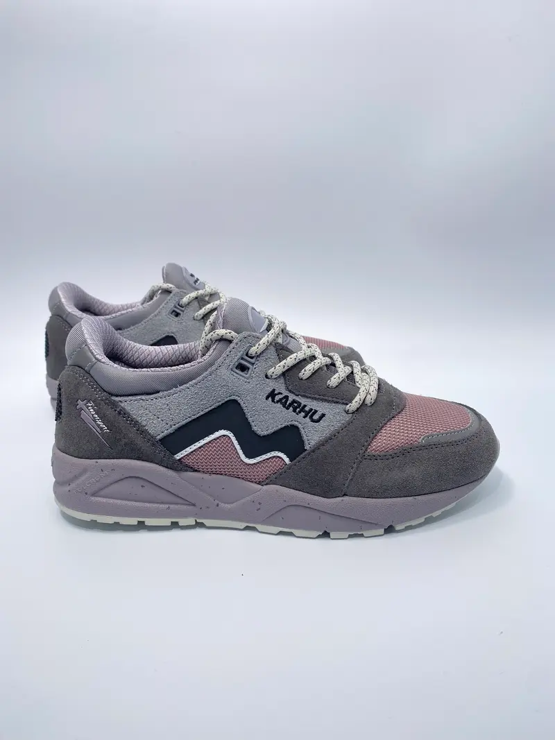 Karhu Aria 95 smoked pearl / caviar
