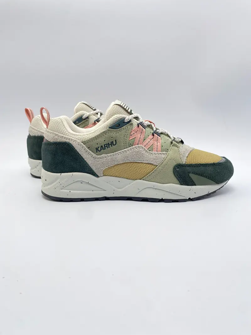 Karhu fusion 2.0 darkest spruce/ cameo rose
