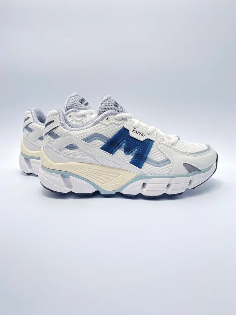 Karhu super fulcrum white/ deep dive