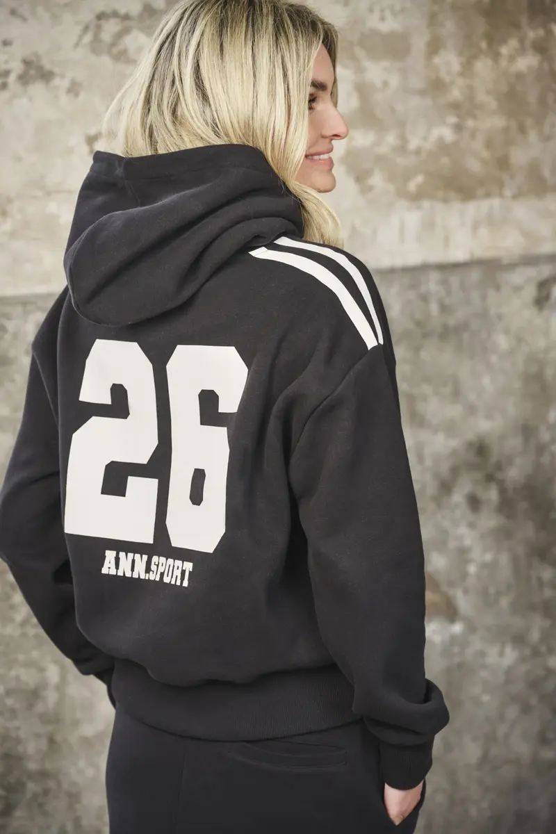 Kimi | black