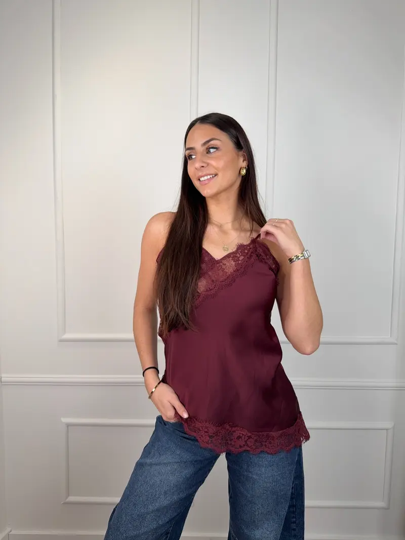 Lace Top Bordeaux