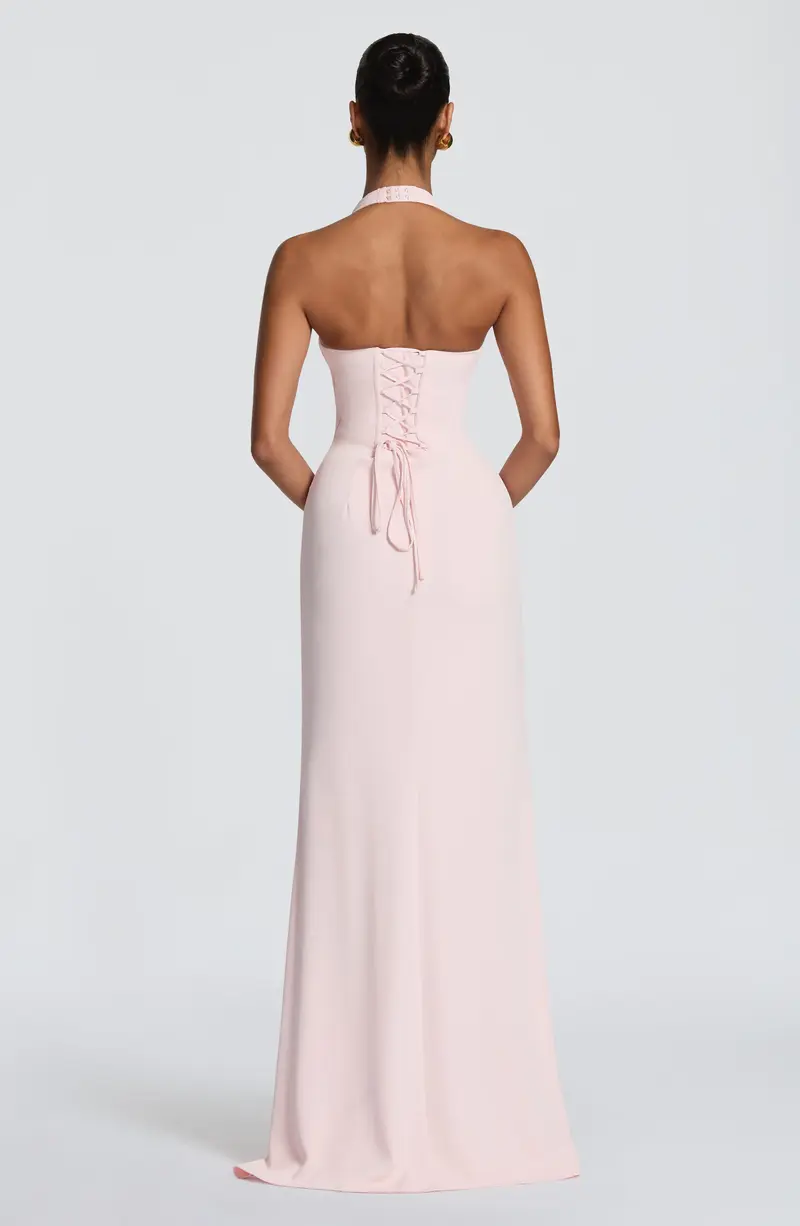 LEANDRA | Figurbetontes Halter-Maxikleid