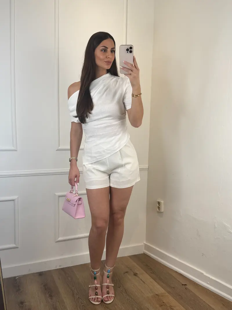 Linen Short Wit
