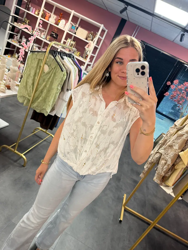 Losvallende witte top met Gouden Details