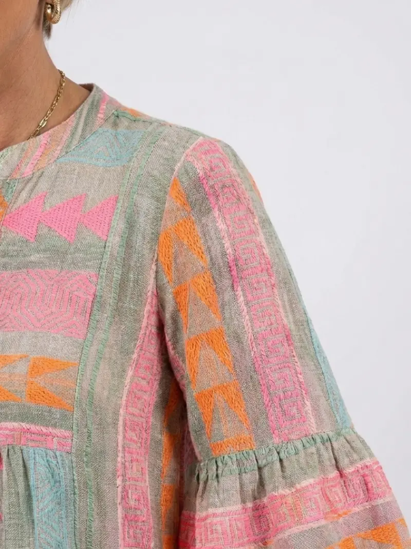 Maelle | Geometrisches Print V-Ausschnitt Stufen-Kleid in Knie-Länge