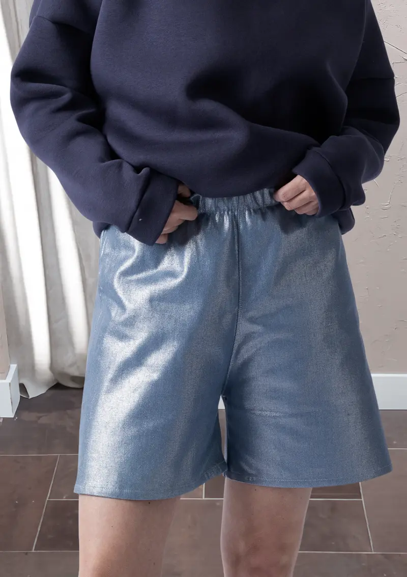 METALLIC SHORT