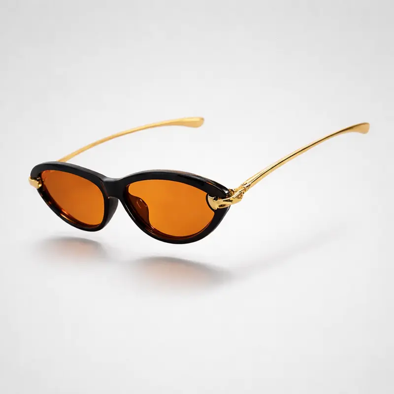 Monetra™ | Cat-Eye Gradient Sunglasses