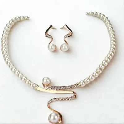 Natürliche Perlen Halskette + Ohrringe Set | Shop Nory