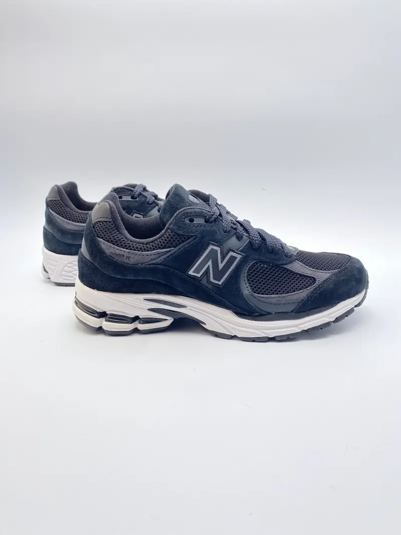New Balance 2002RBK zwart Black met phantom en gunmetal