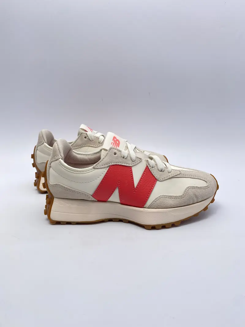 New Balance 327ASM beige met koraal