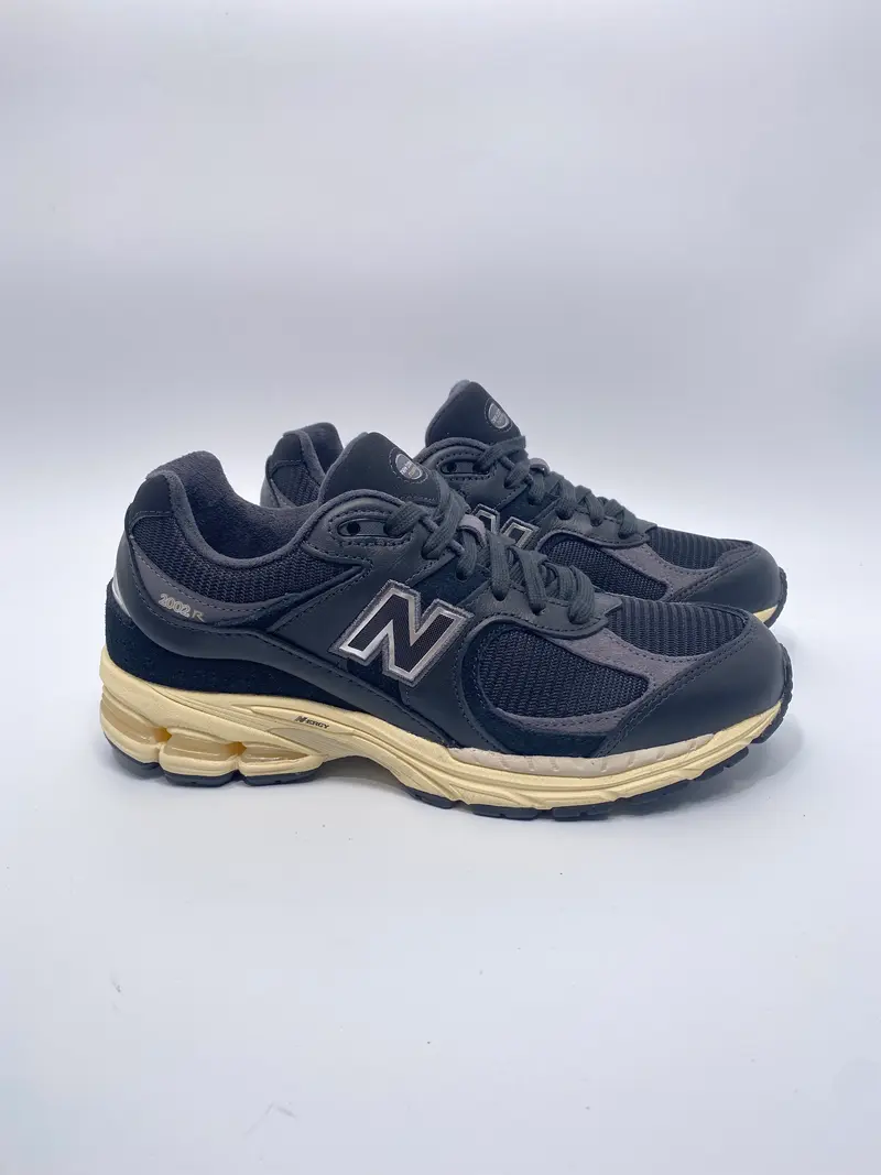 New balance M 2002 RIB zwart