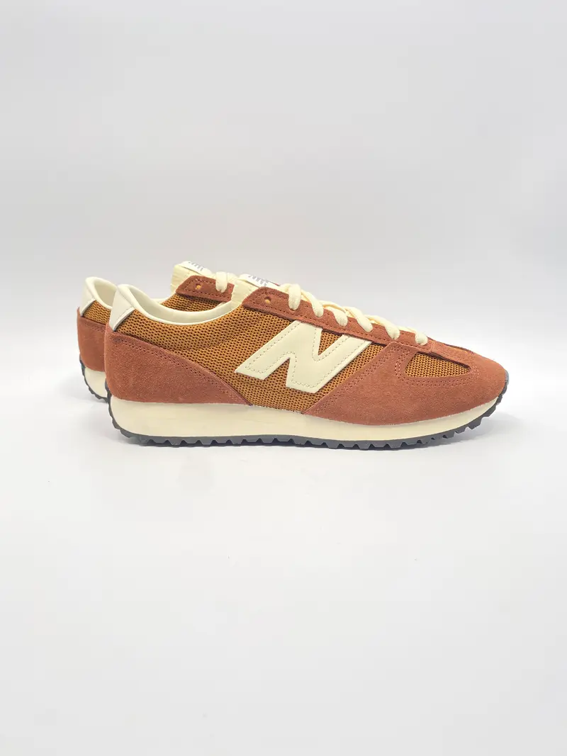 New Balance U4713G5  Rich oak met breakfast tea
