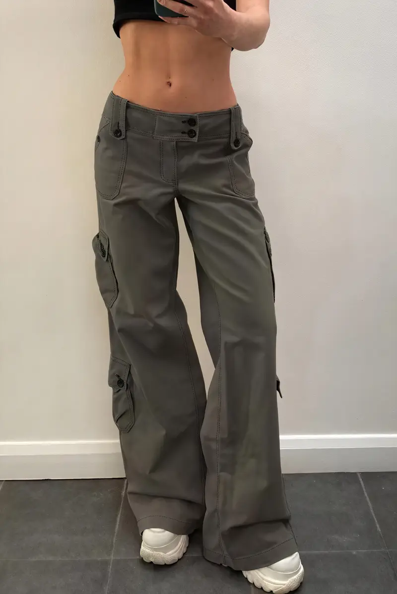 Pantaloni Cargo & Gamba Larga - Stile Versatile