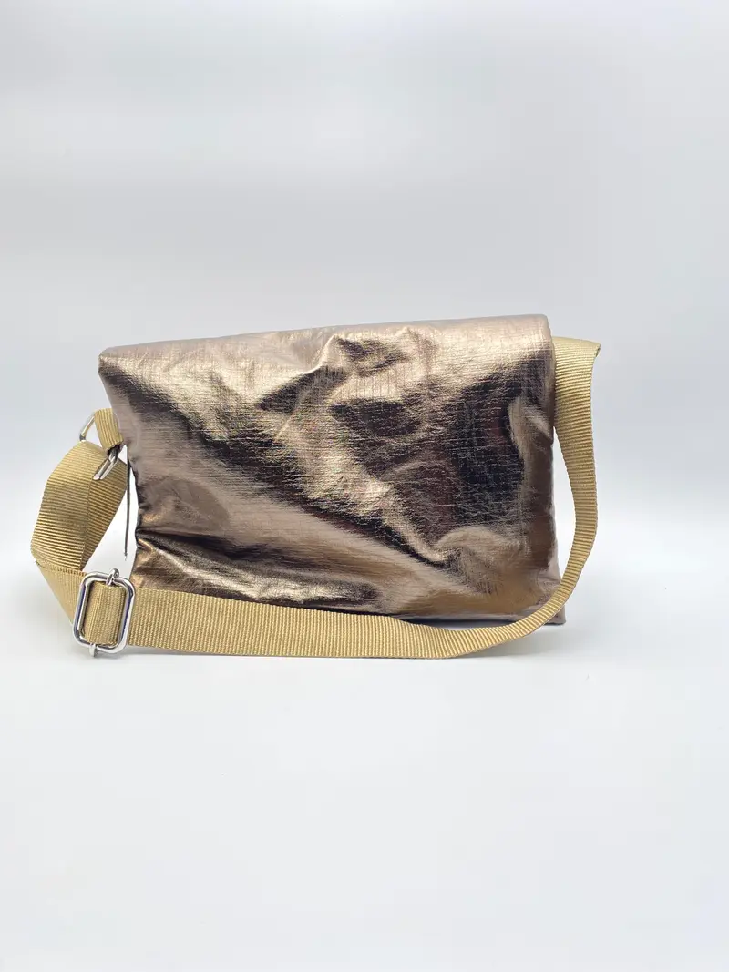 Rabens Saloner Foiled ripstop clutch pallavi metallic olive