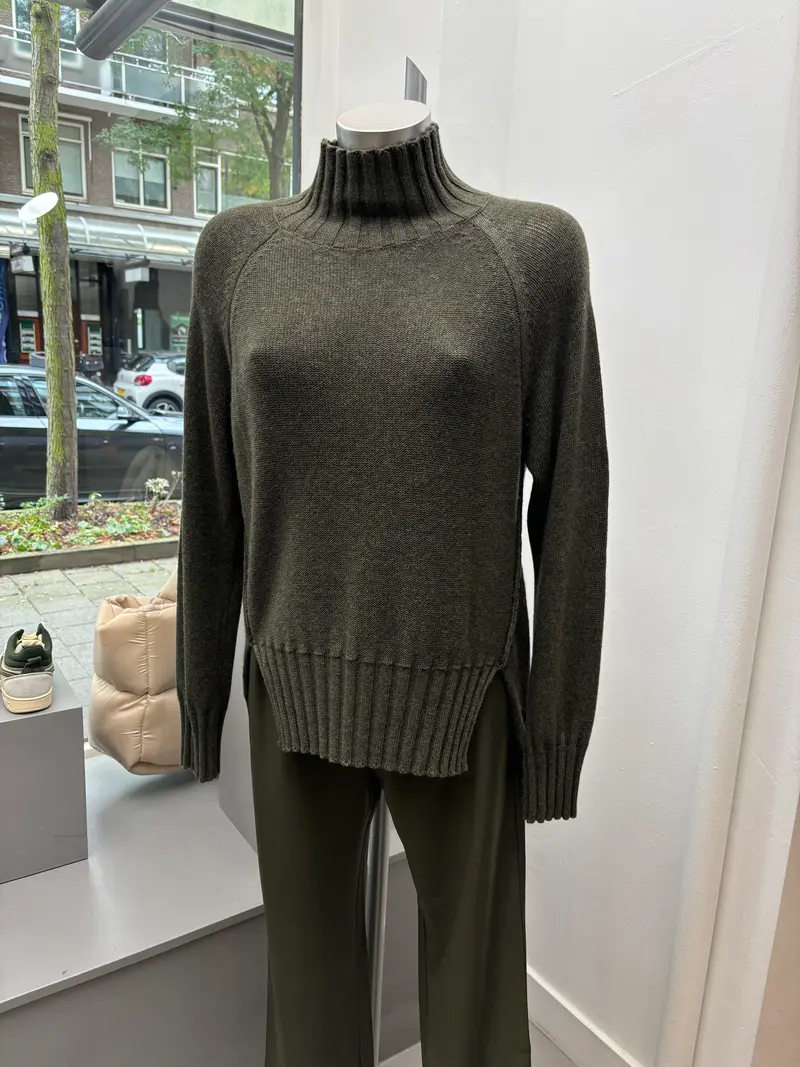 Rabens Saloner Jagged split sweater saoirse burnt olive