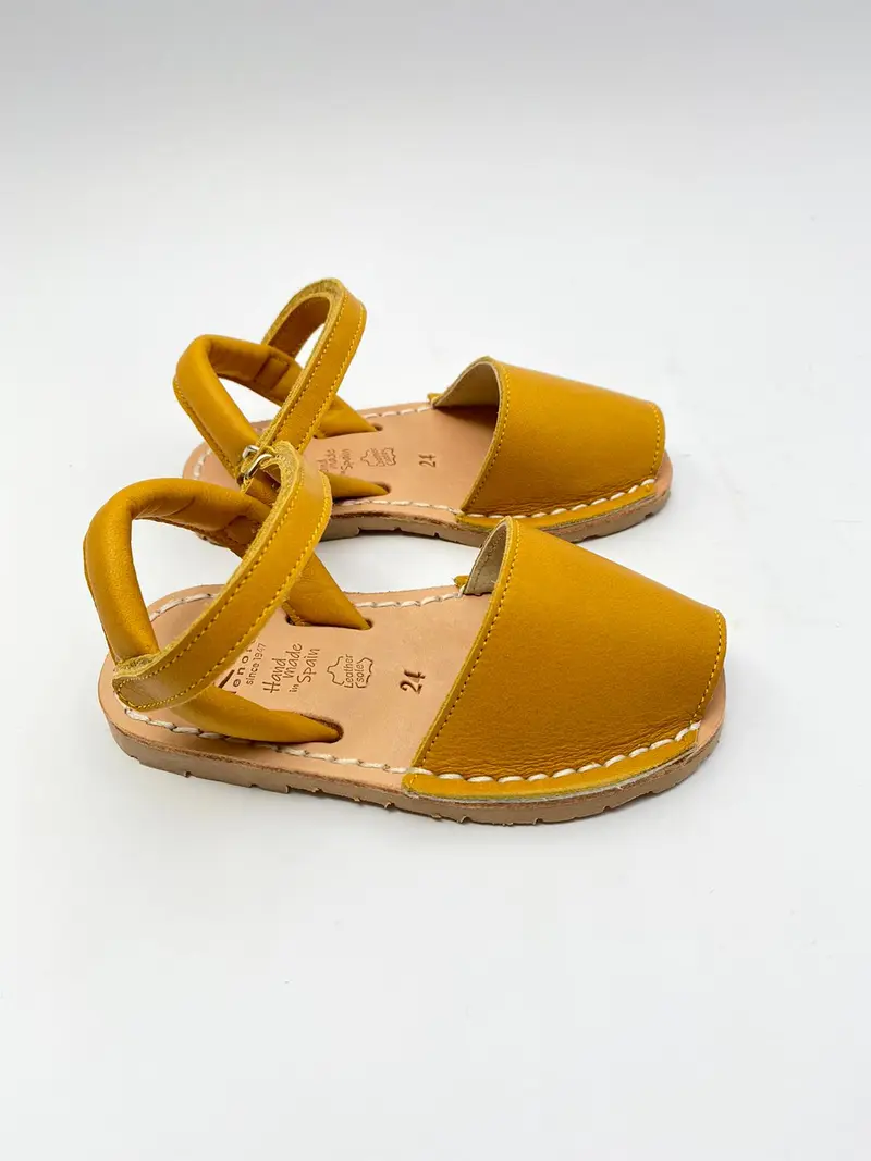 Ria Menorca kids abarcas yellow