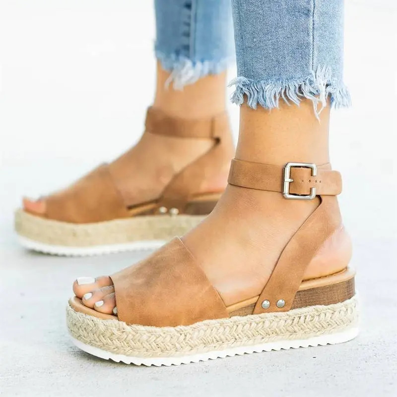 Sandali Platform Chic e Versatili