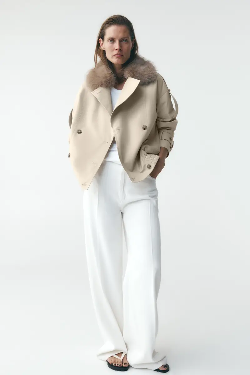 Schicker Kunstpelz-Trenchcoat