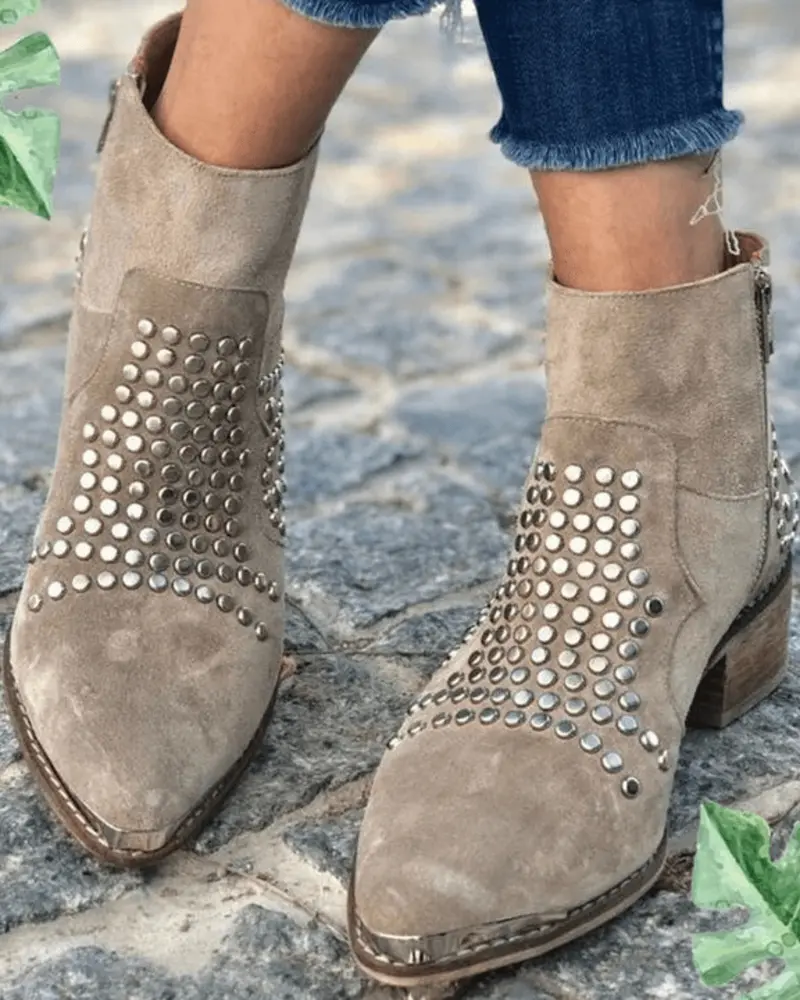 Sophie | Damen Ankle Boots mit Spitzschuh und Nieten