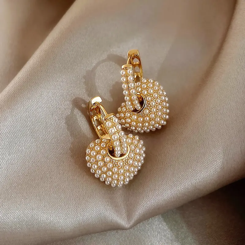 Stilvolle Goldene Perlenohrringe für Damen – Anne | Shop Nory