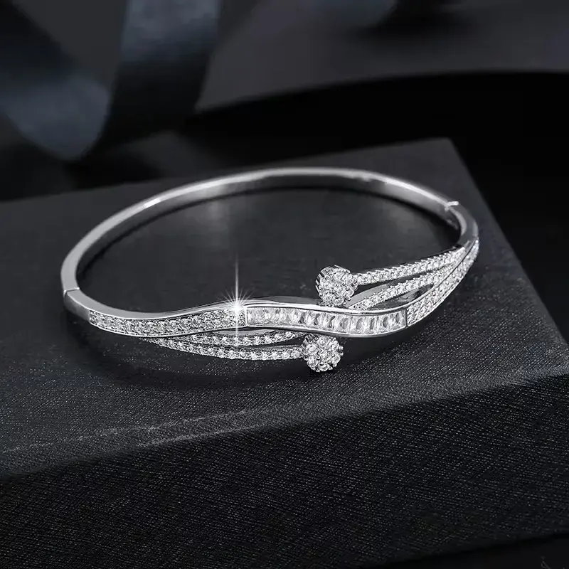 Stylish Bracelet with Zirconia Diamonds