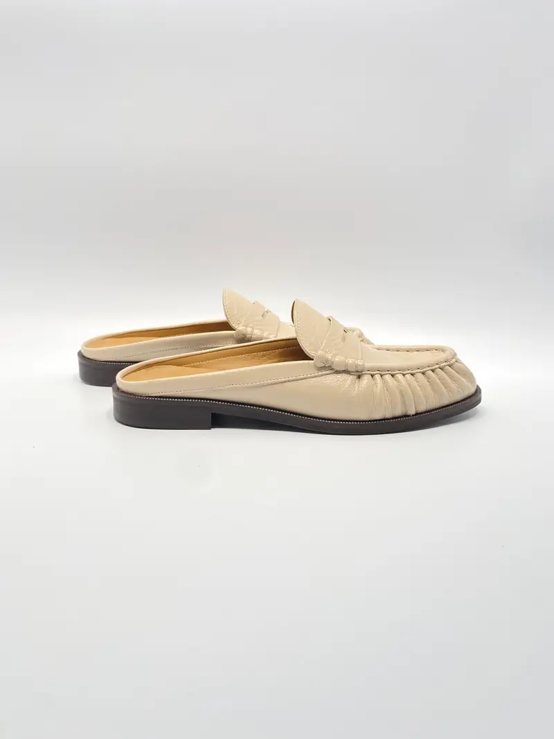 The Seller tomaia alias fw900 off white leer
