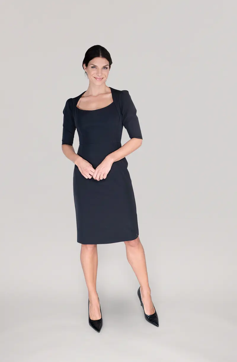 THE SHOULDER DRESS - black
