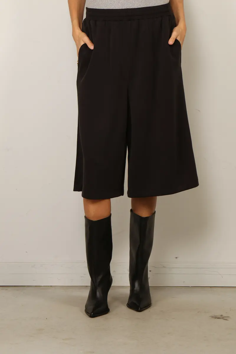Tibi - Short - Feather Weight Viscose Neoprene Relaxed Short - Black