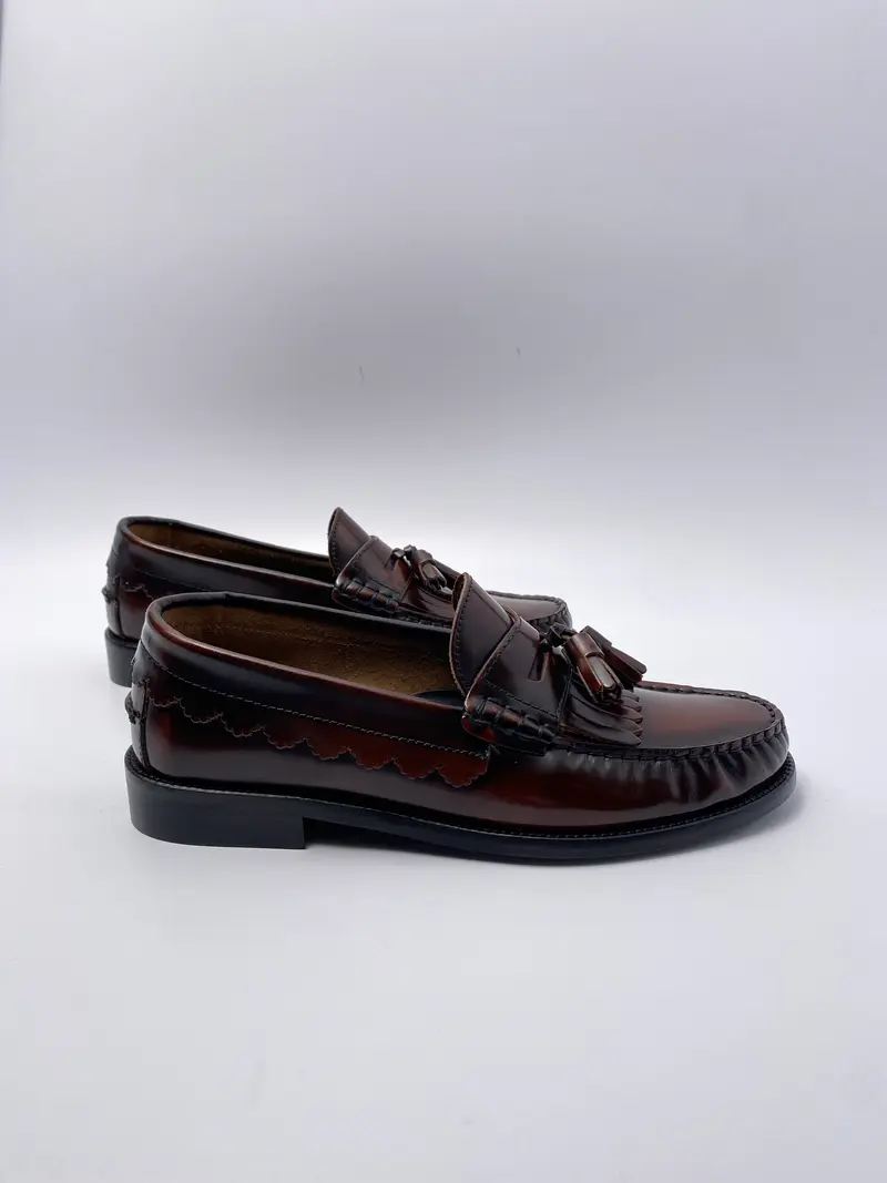 Toral moccasin town antic newtan bruin
