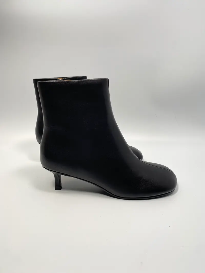 Toral tl-Maggie Calfskin Black